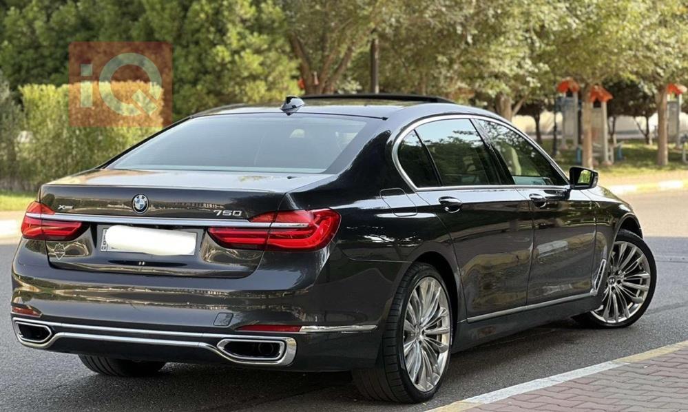 بي ام دبليو الفئة 7